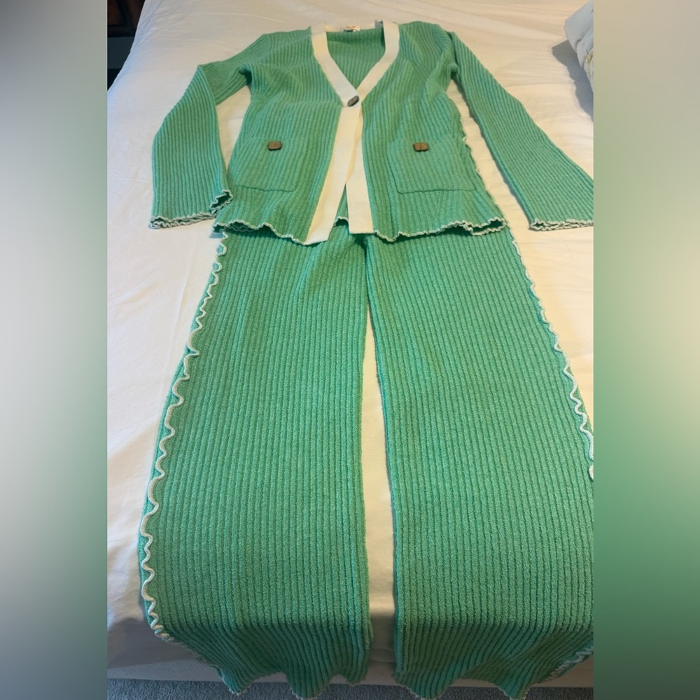 Commence 2 piece cardigan and pant suit mint green and white